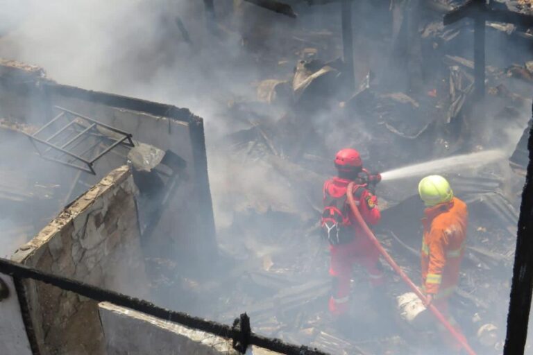 Kebakaran Bontoala Kota Makassar: 24 Rumah Hangus Terbakar